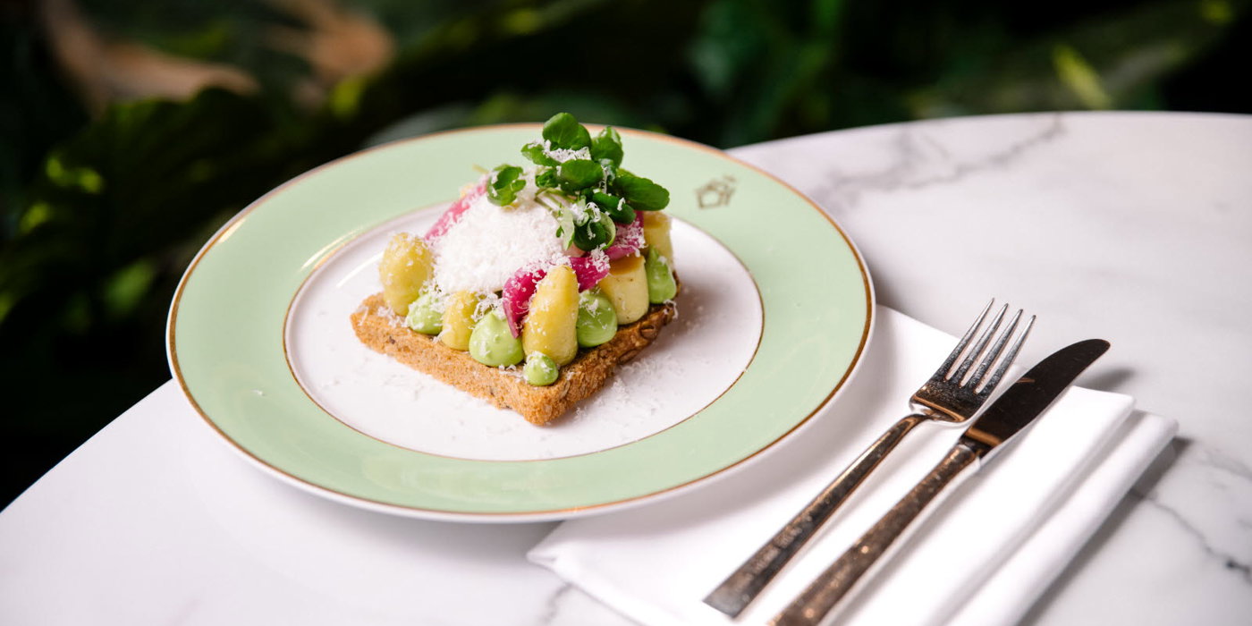 Nærbilde av smørdbrød på Hotel Bristol
