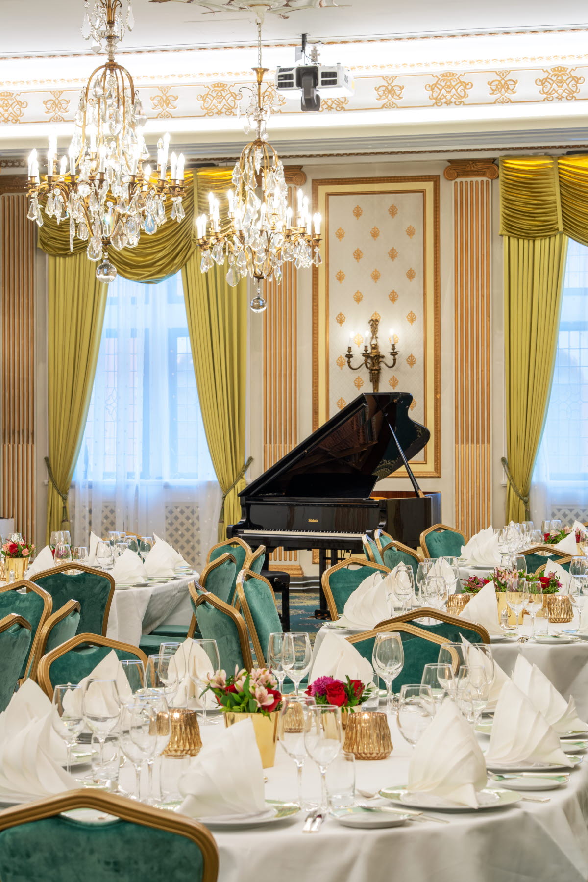Banquet room arranged for a wedding