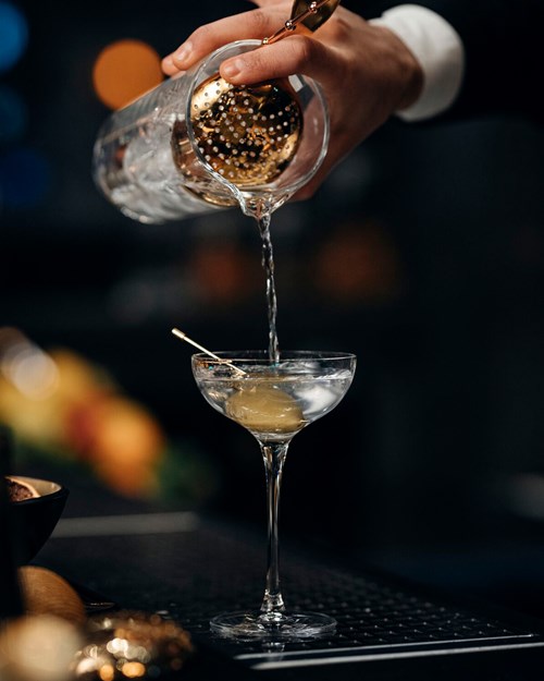 Bartender lager Martini med stil