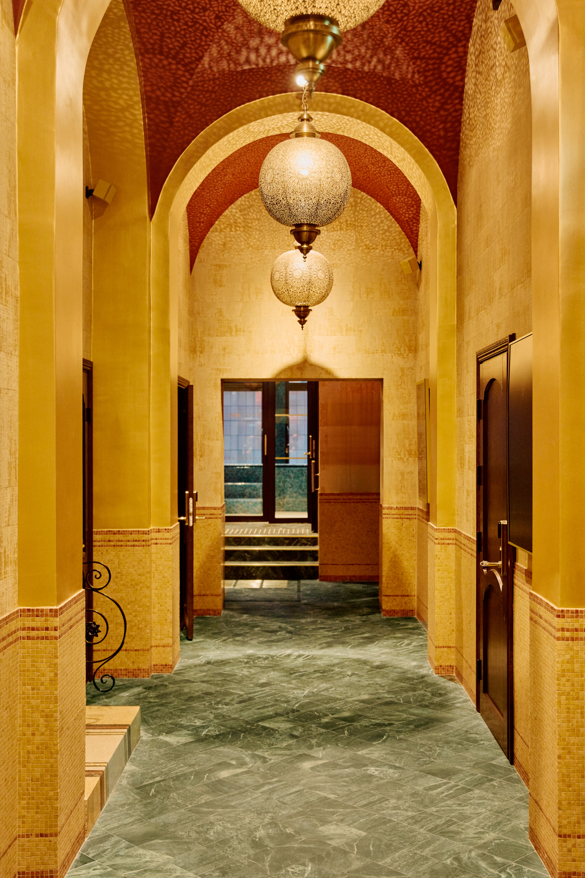 Hallway to cold plunge pool.